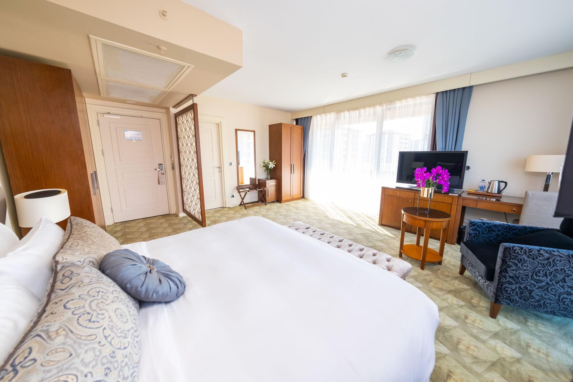 Miracle Airport & 5* Istanbul