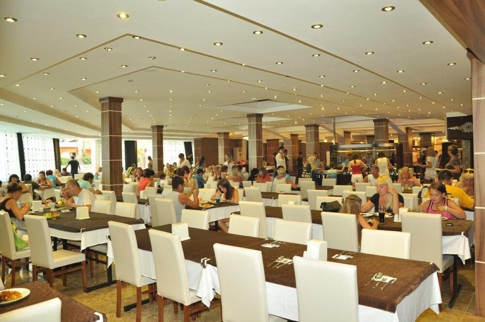 Club Tess 4*