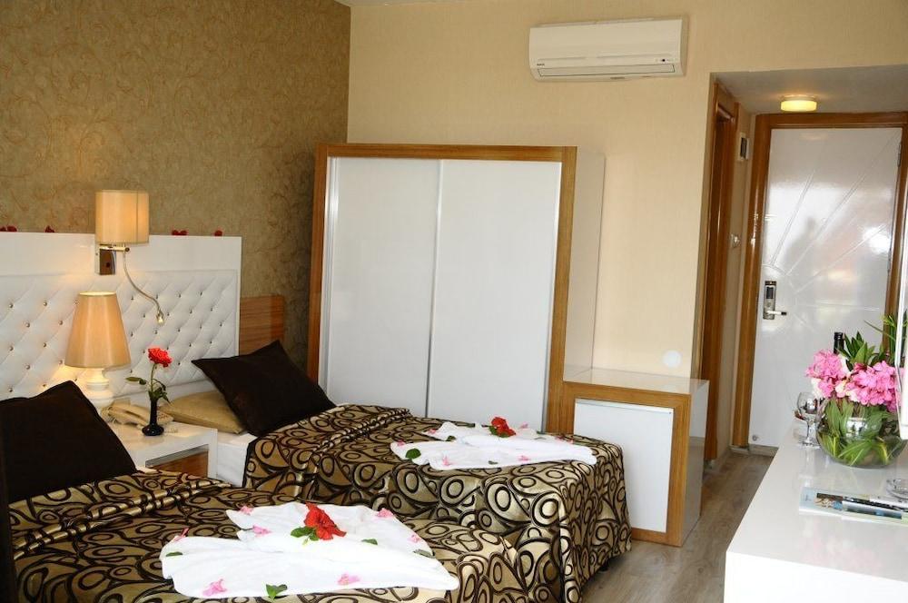 Club Tess Hotel 4*