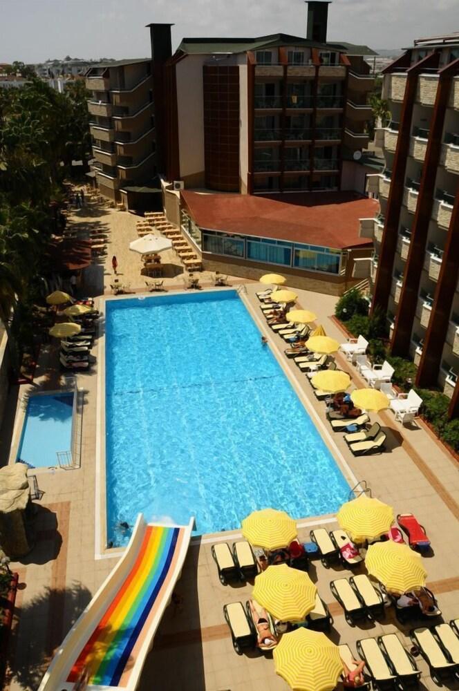 Hotel Club Tess
