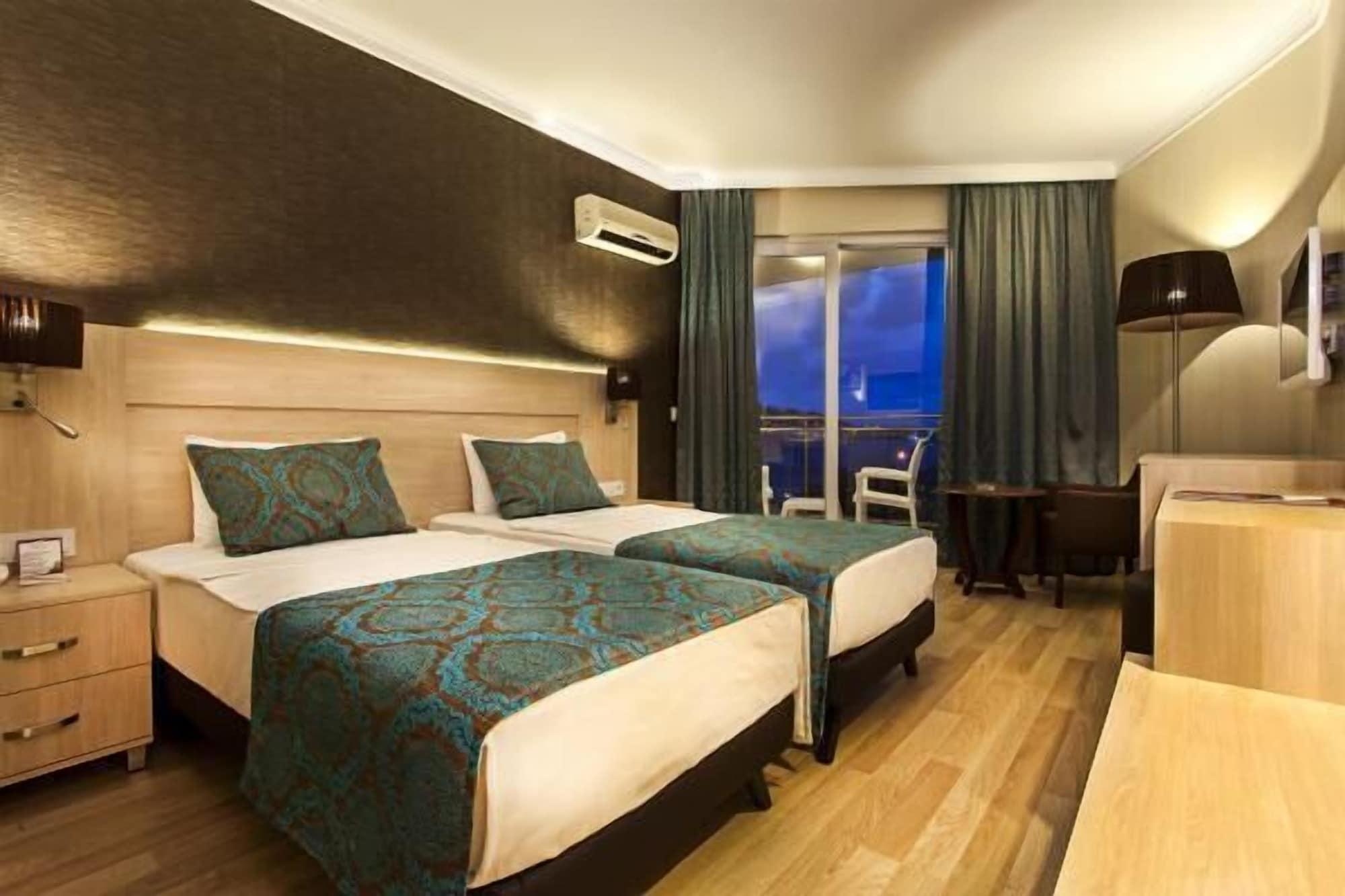 Parador Beach Hotel 3* Alanya