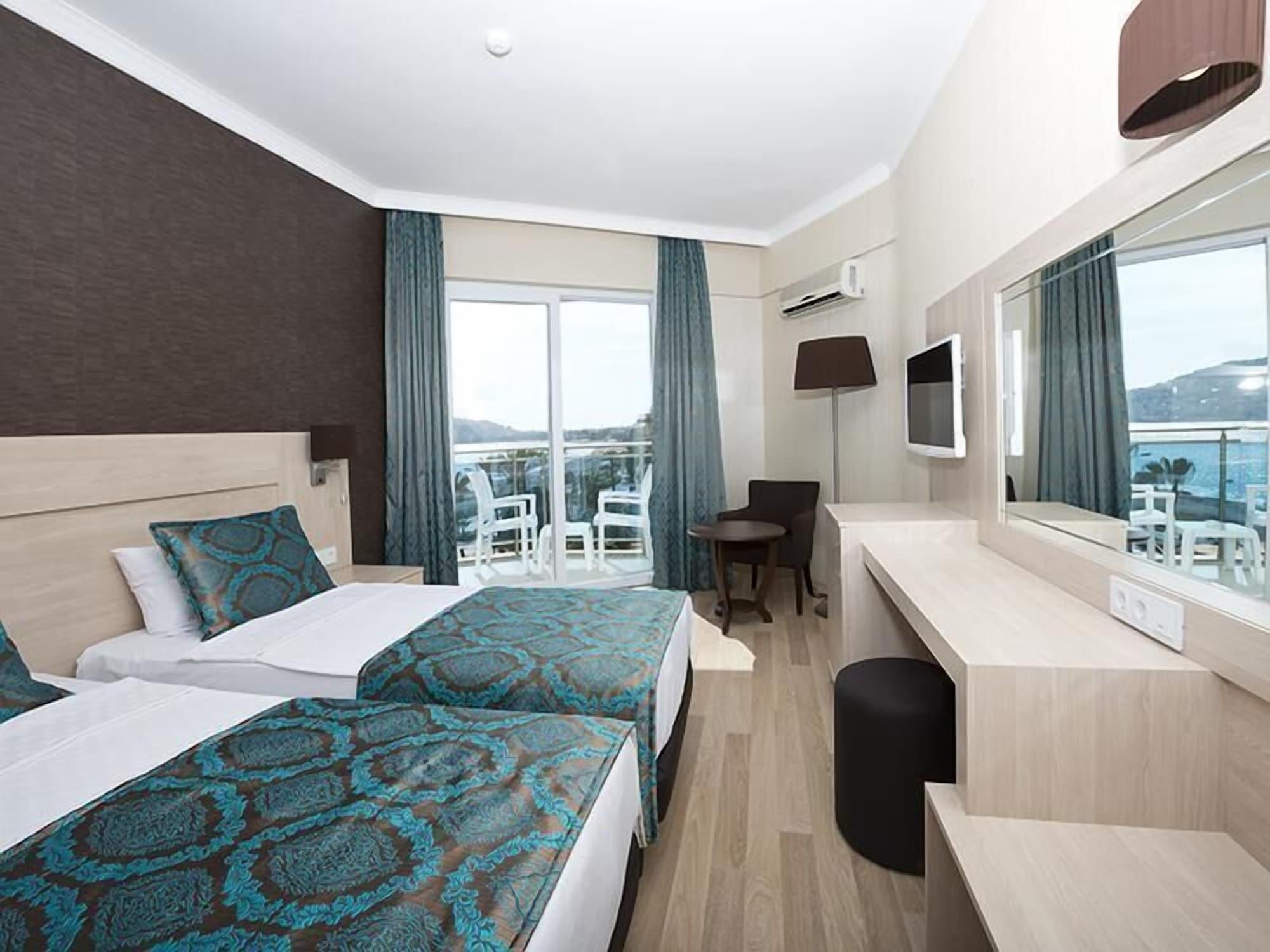 Parador Beach Hotel Hotel