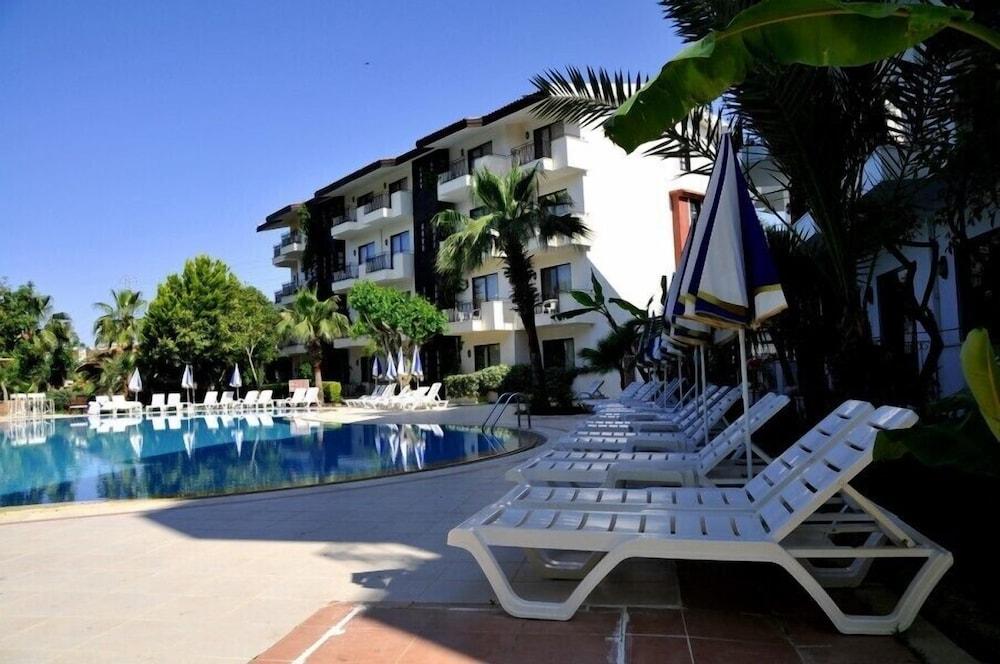 Lemas Aparthotel
