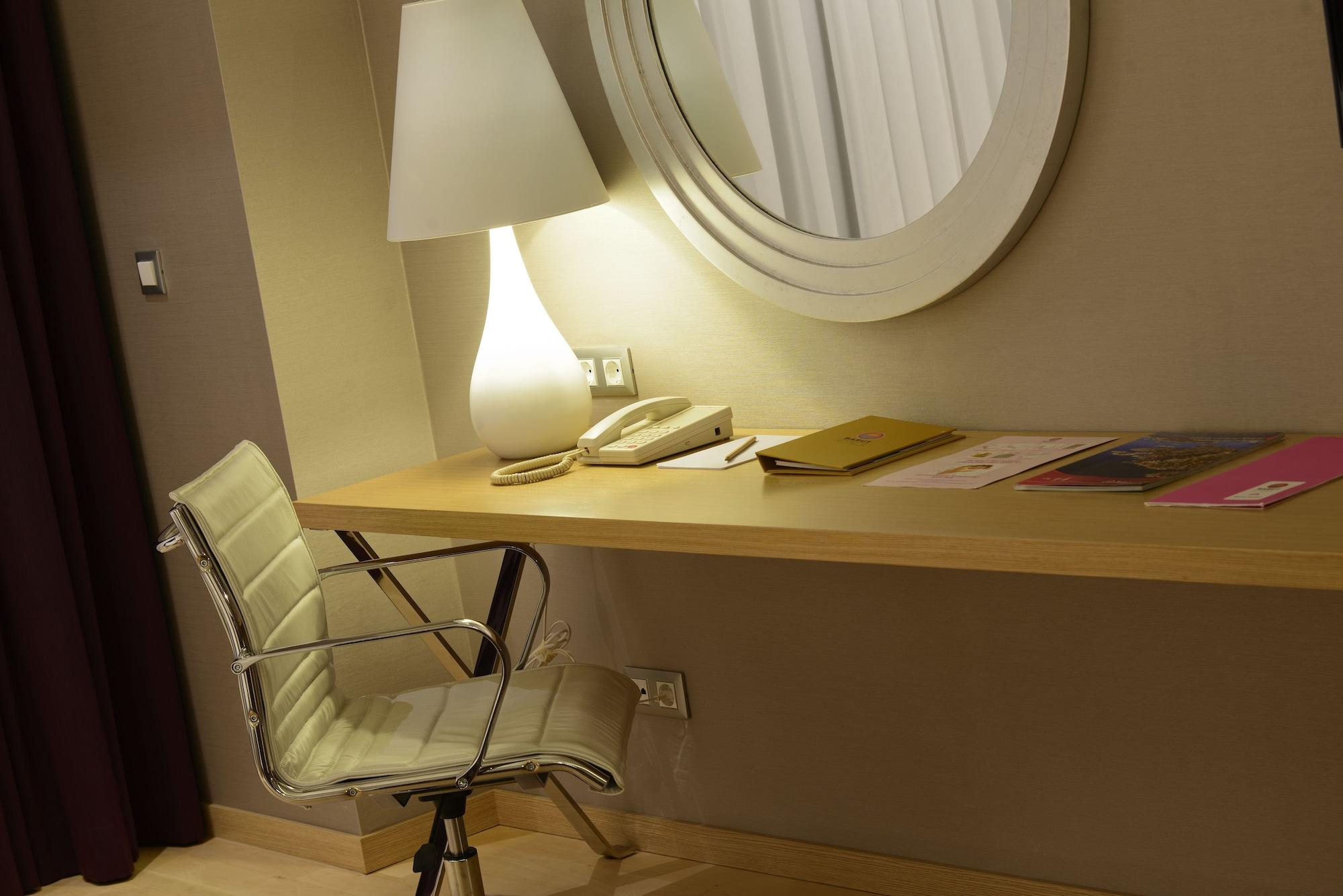 Hotel Akra V 4*
