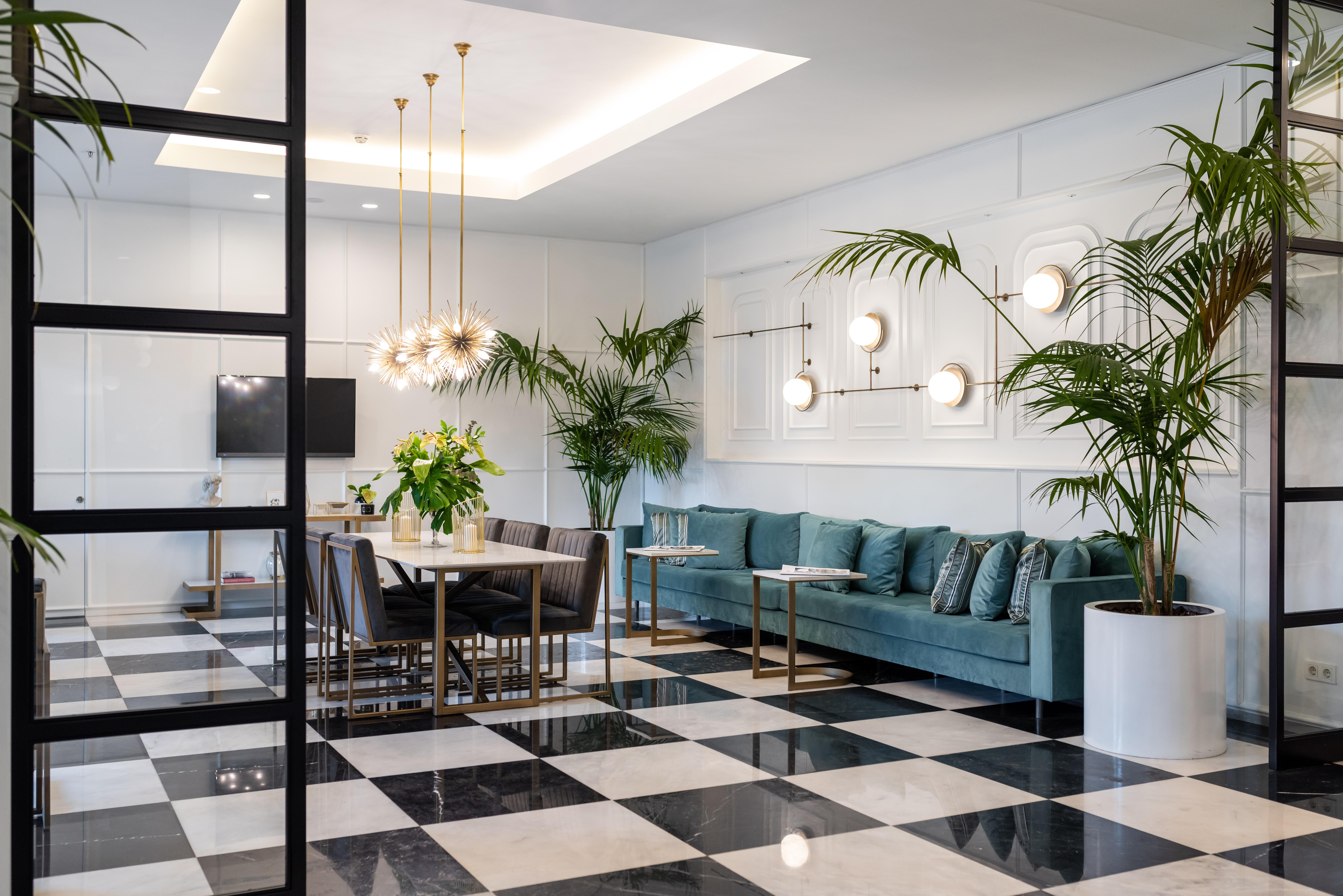 Akra V Hotel