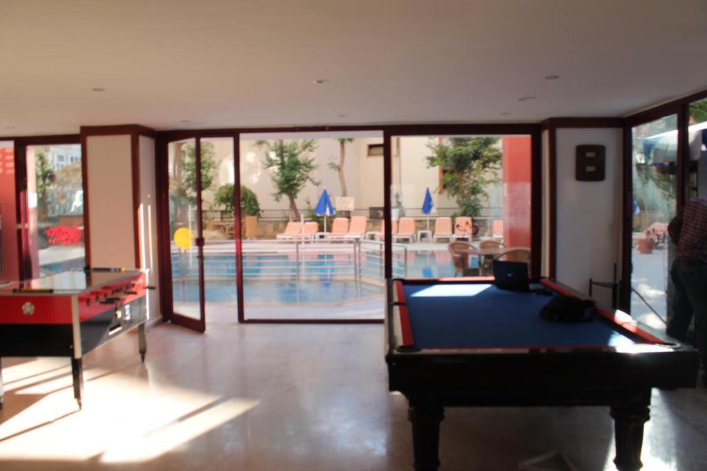 Caprice Aparthotel 2*