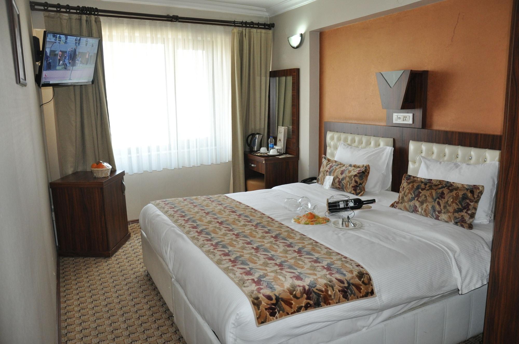 Hotel Elan Pera 3*