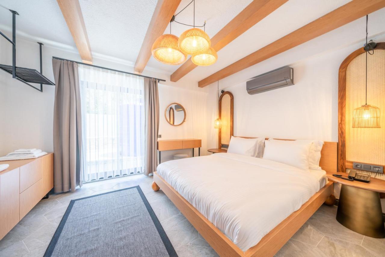 Lupia Suites Hotel *