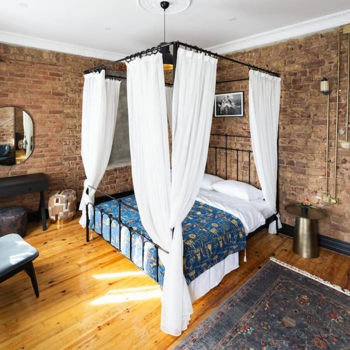 Apartment Beyoglu'nda 4+1 Ferah, Manzarali Tarihi