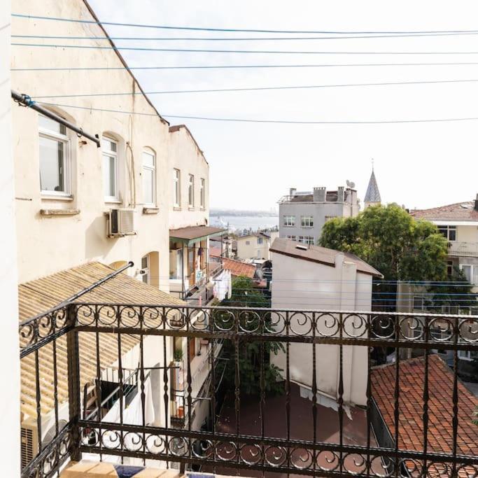 Apartment Beyoglu'nda 4+1 Ferah, Manzarali Tarihi Istanbul
