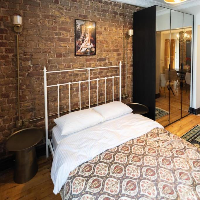 Apartment Beyoglu'nda 4+1 Ferah, Manzarali Tarihi