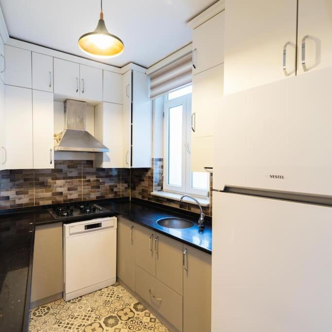 Apartment Beyoglu'nda 4+1 Ferah, Manzarali Tarihi *