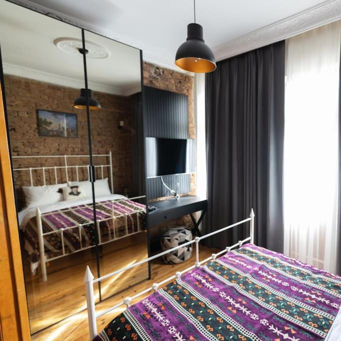Apartment Beyoglu'nda 4+1 Ferah, Manzarali Tarihi