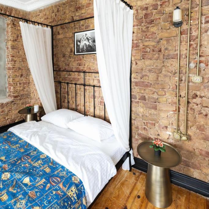 Beyoglu'nda 4+1 Ferah, Manzarali Tarihi Apartment