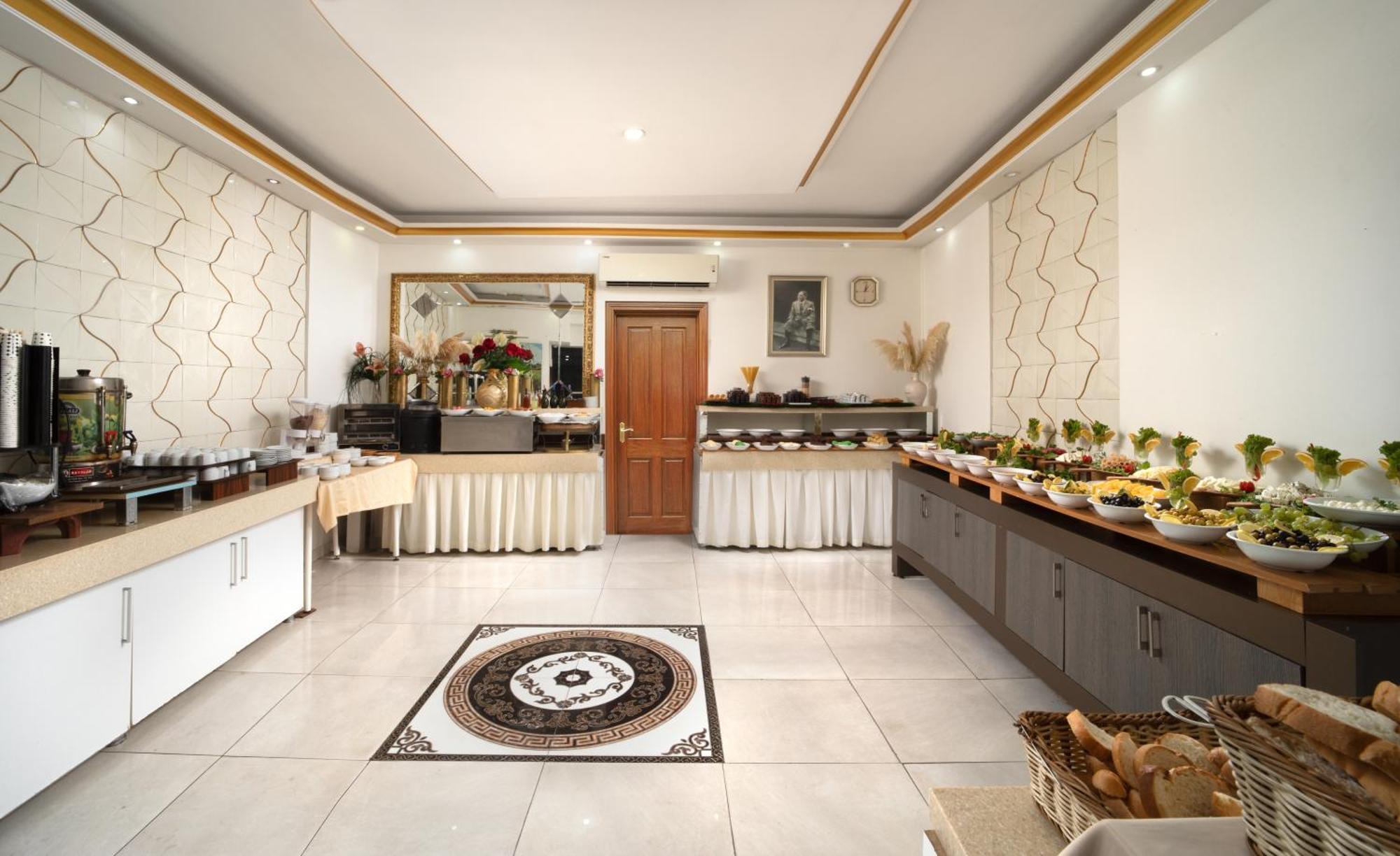 Elan Pera Hotel 3*