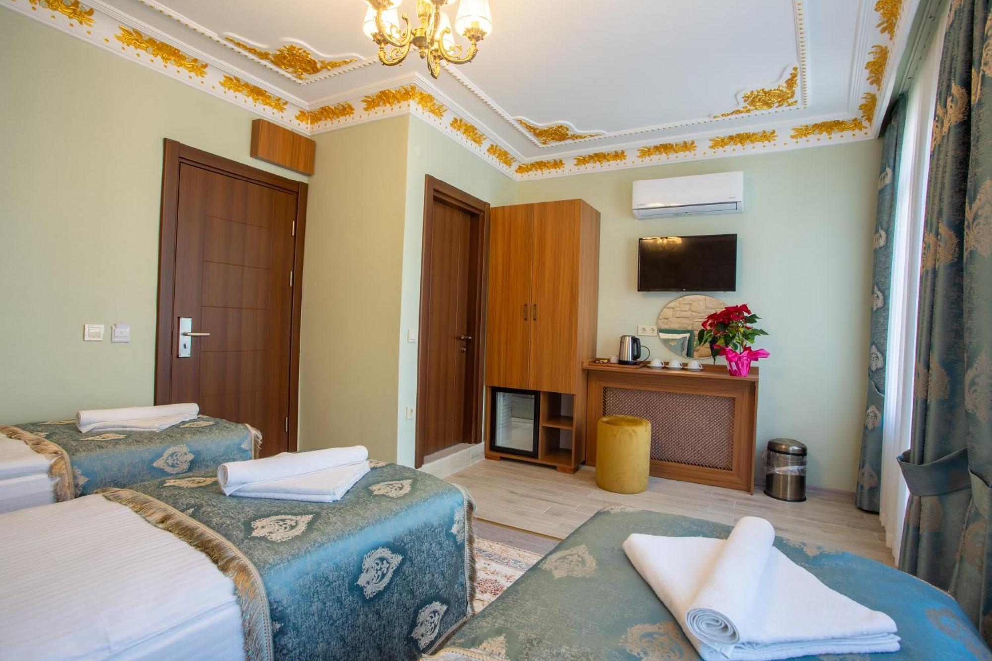 Hotel Sayina 3*