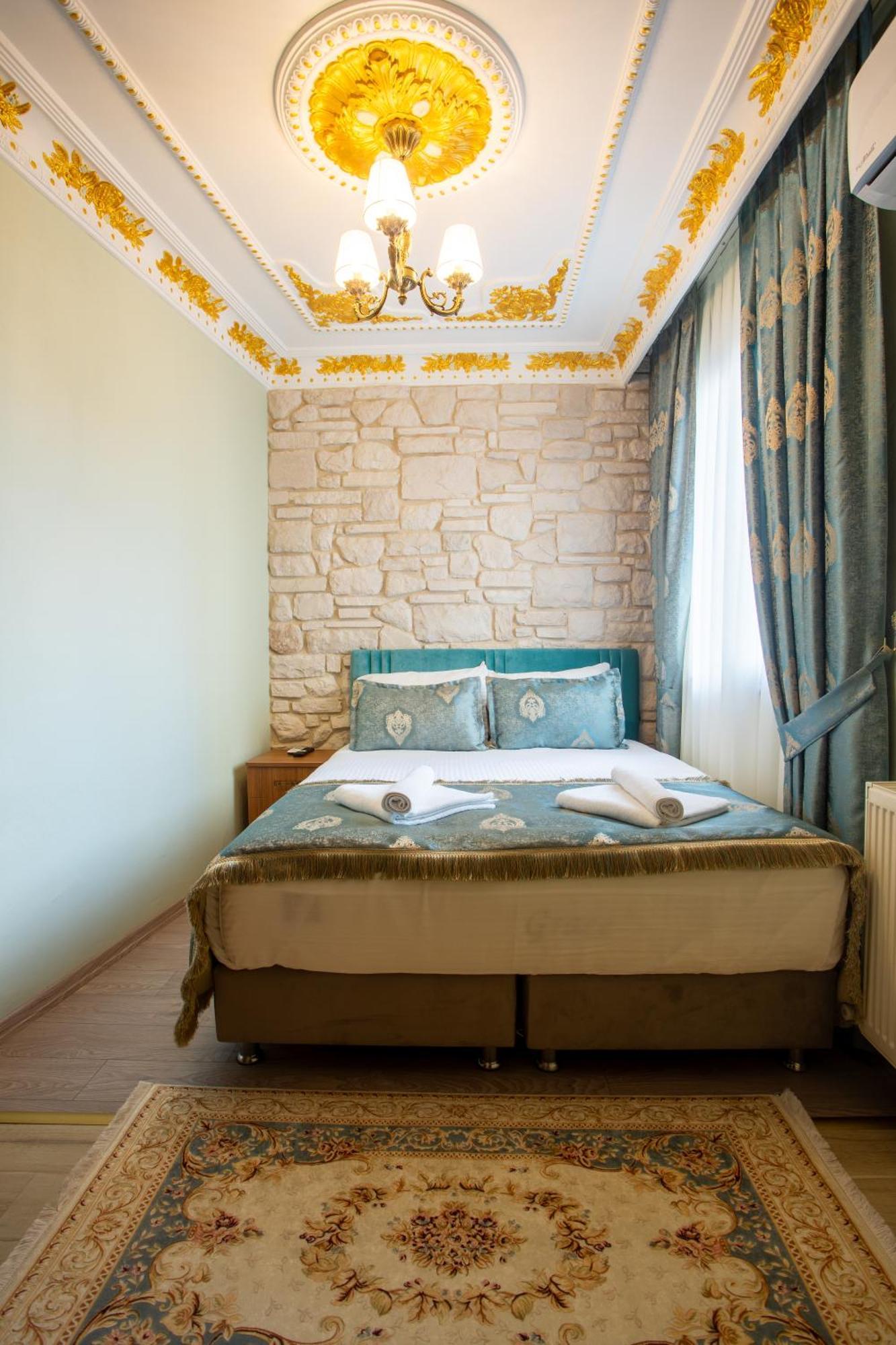 Hotel Sayina 3*