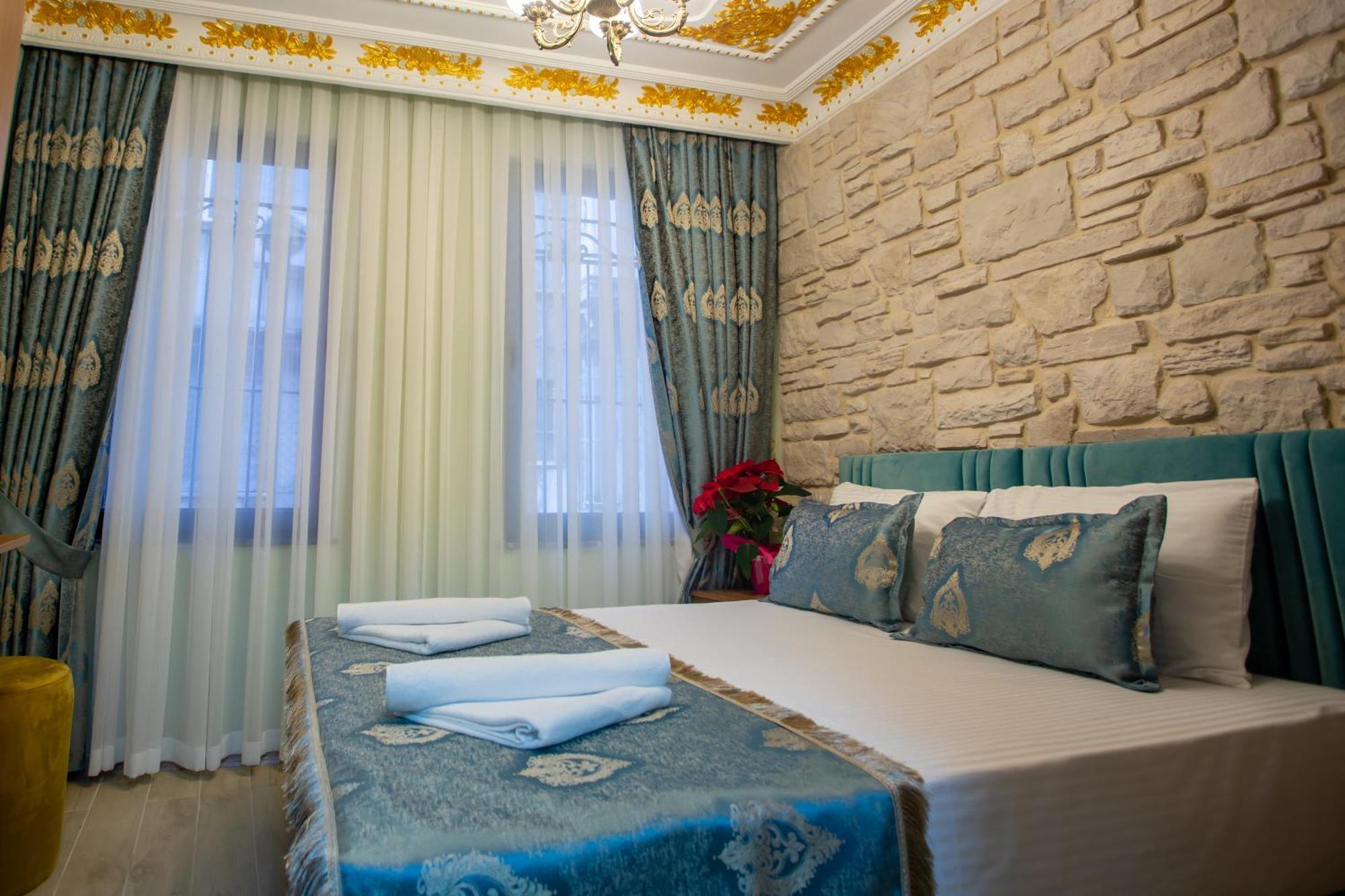 Sayina Hotel