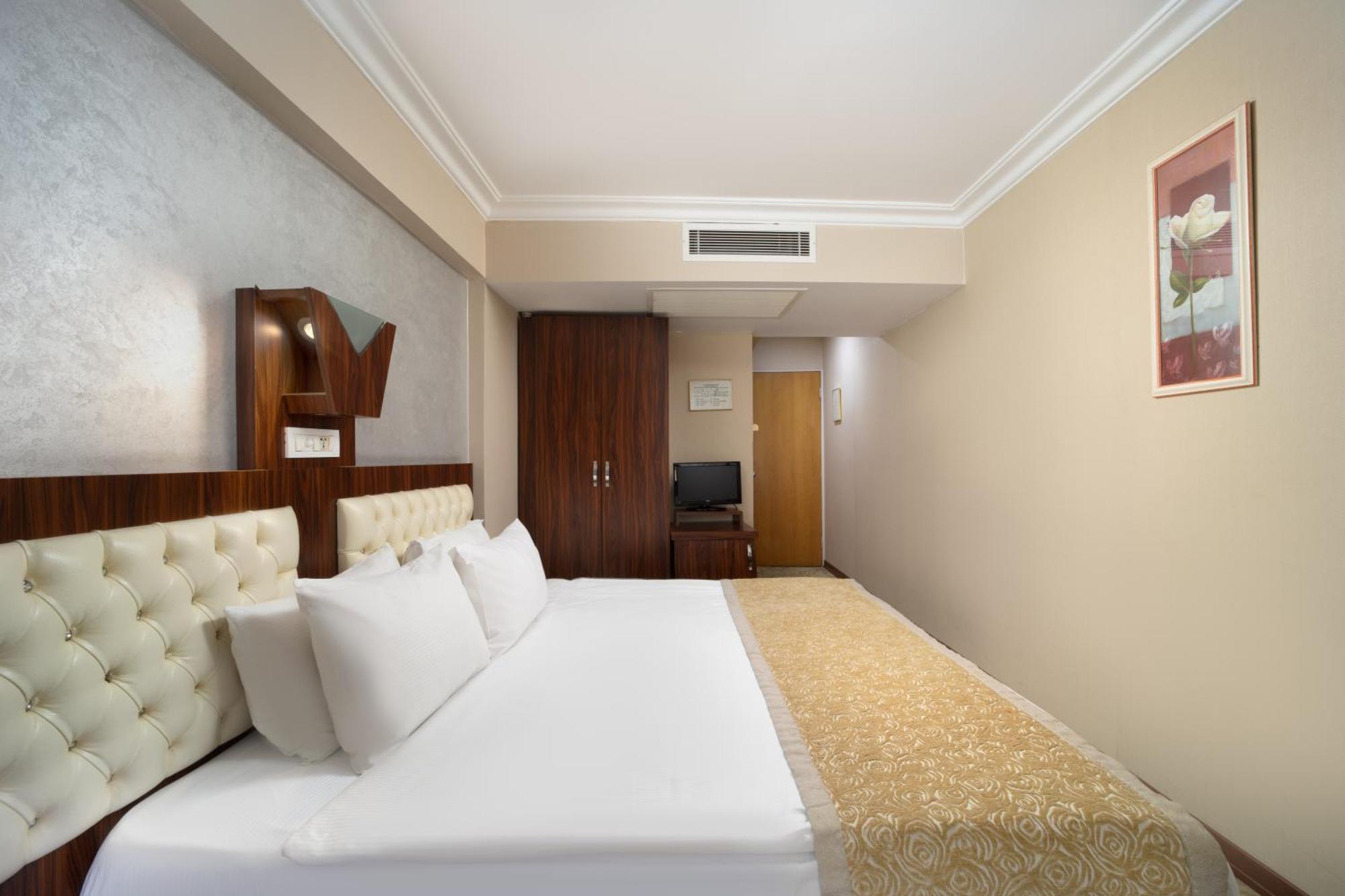 Hotel Elan Pera