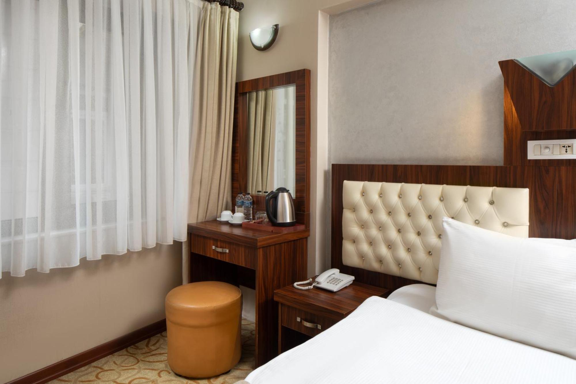Elan Pera Hotel 3*