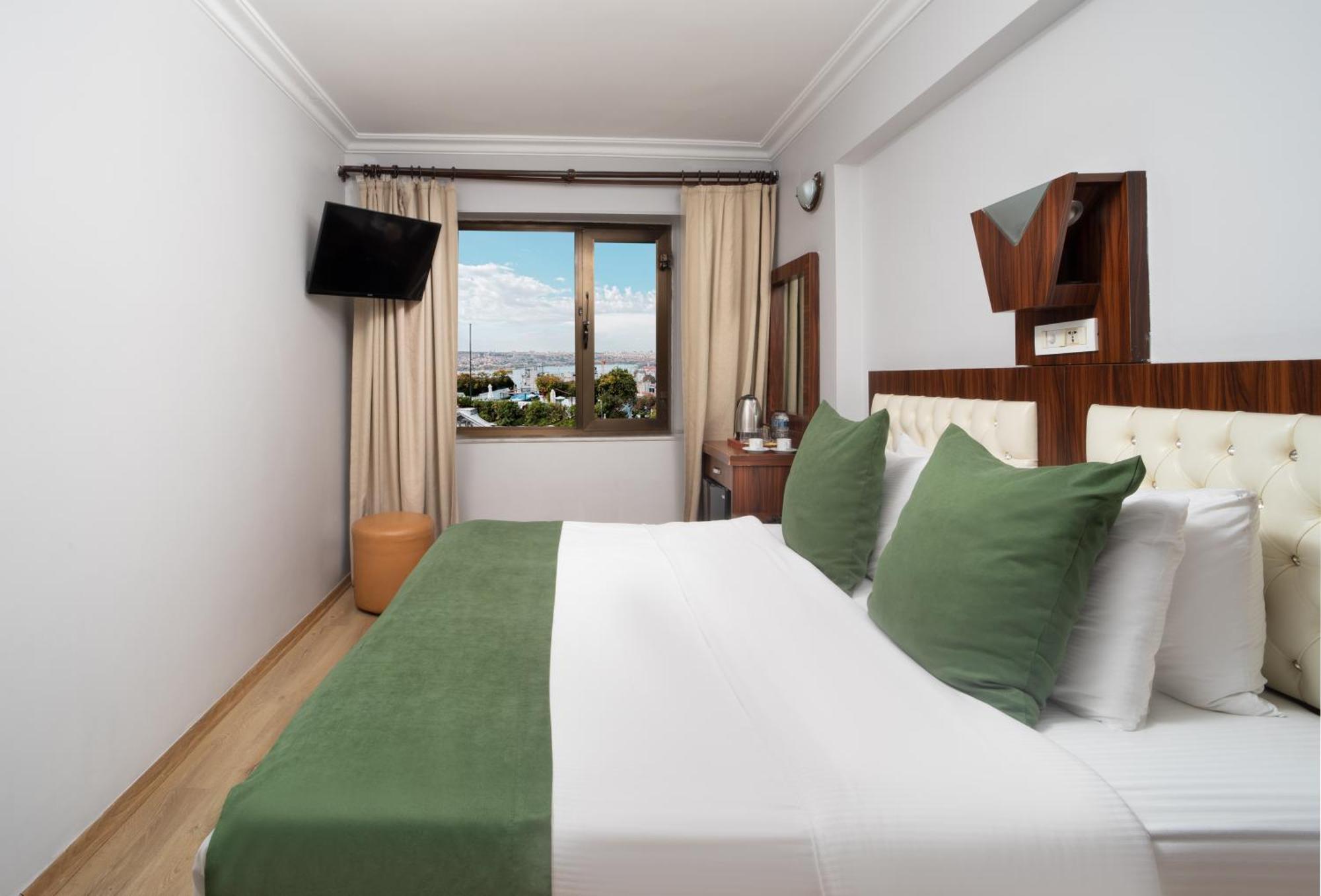 Hotel Elan Pera 3*