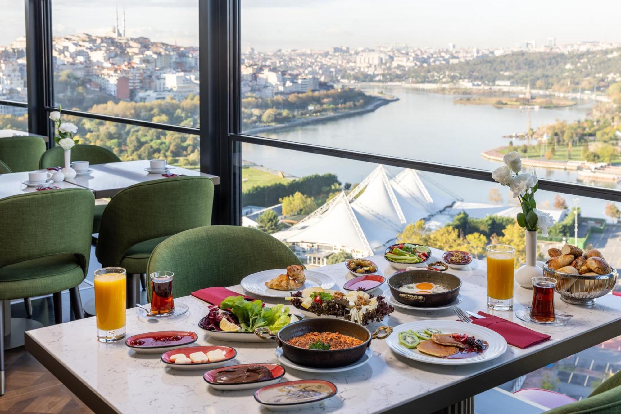 Clarion Golden Horn Hotel 5*