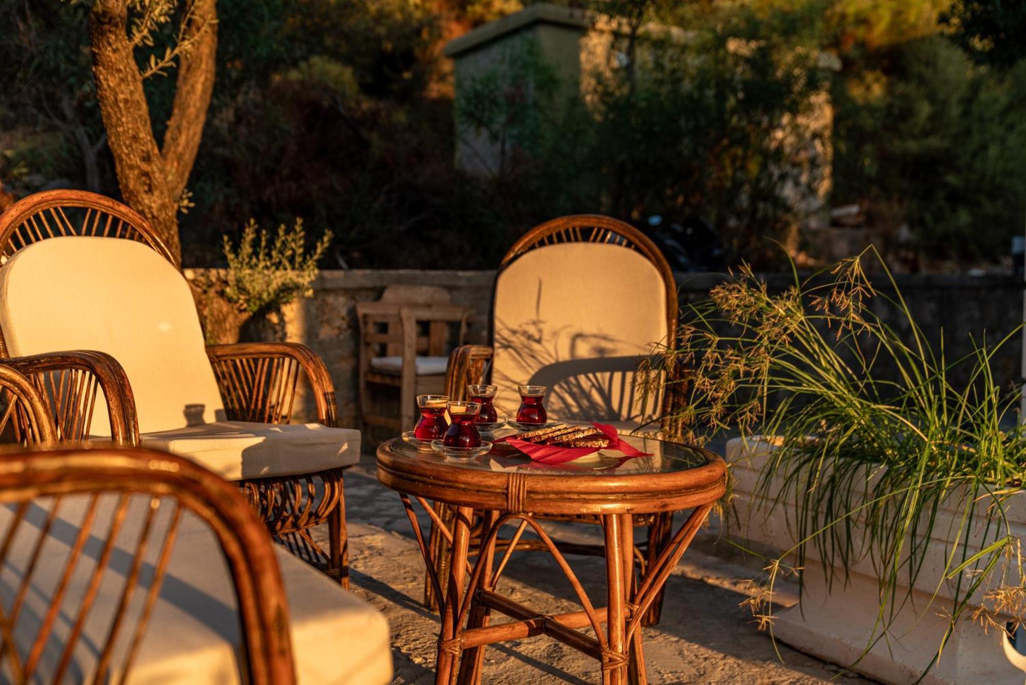 Kaya Kalamar * Kalkan