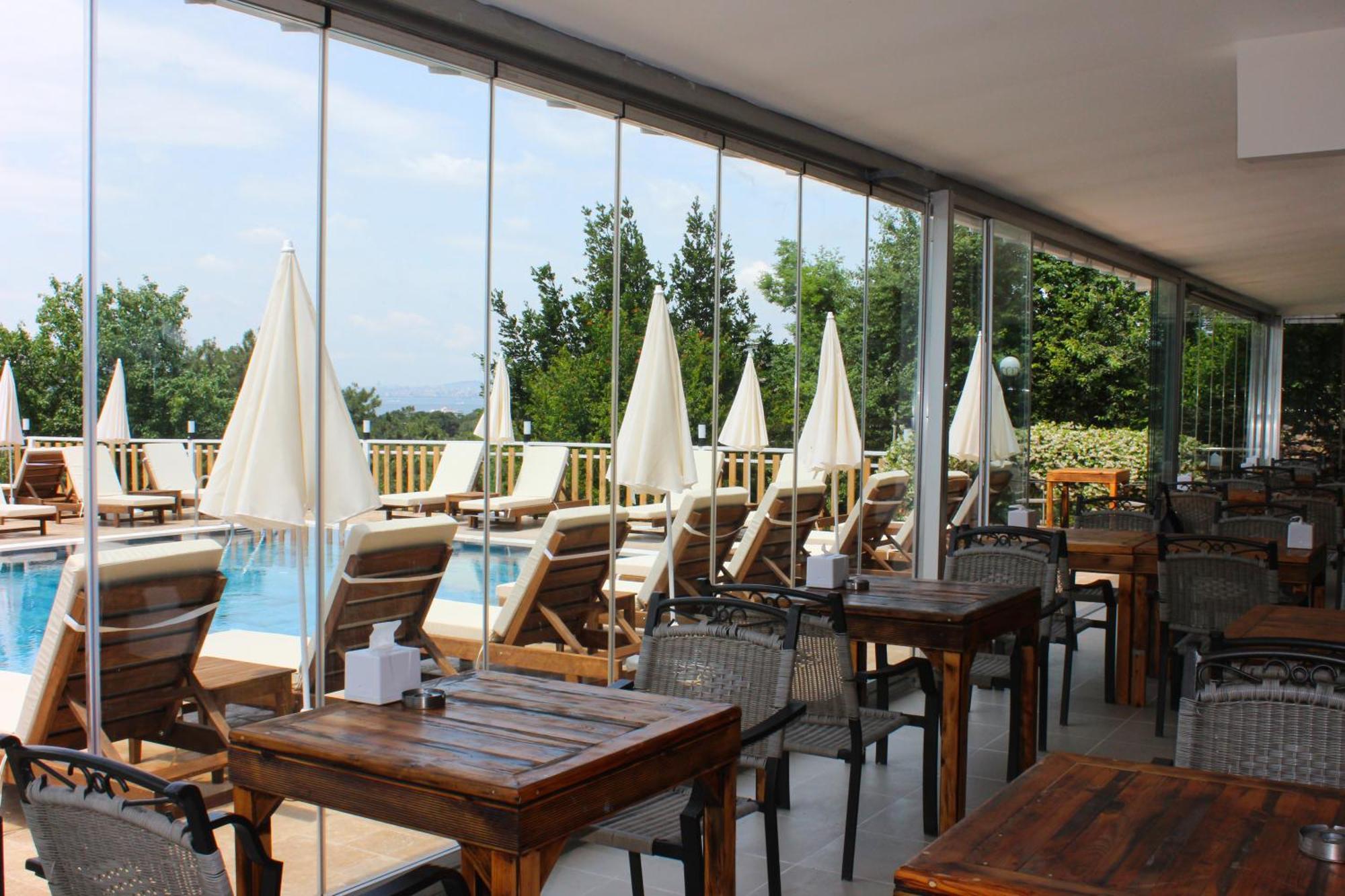 Hotel The Roof Ada Adalar