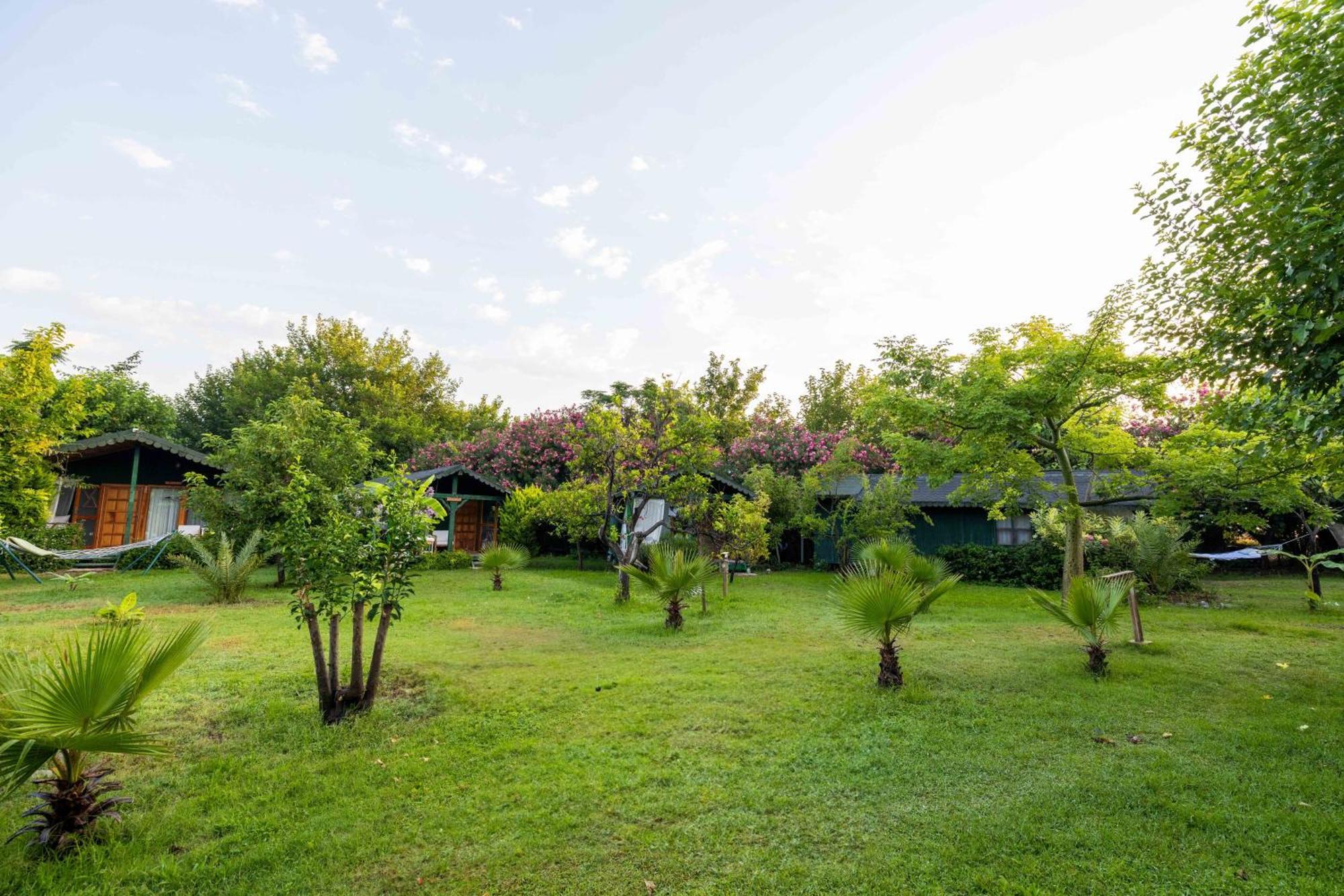 Etenna Beach Bungalows Bed & Breakfast 3*