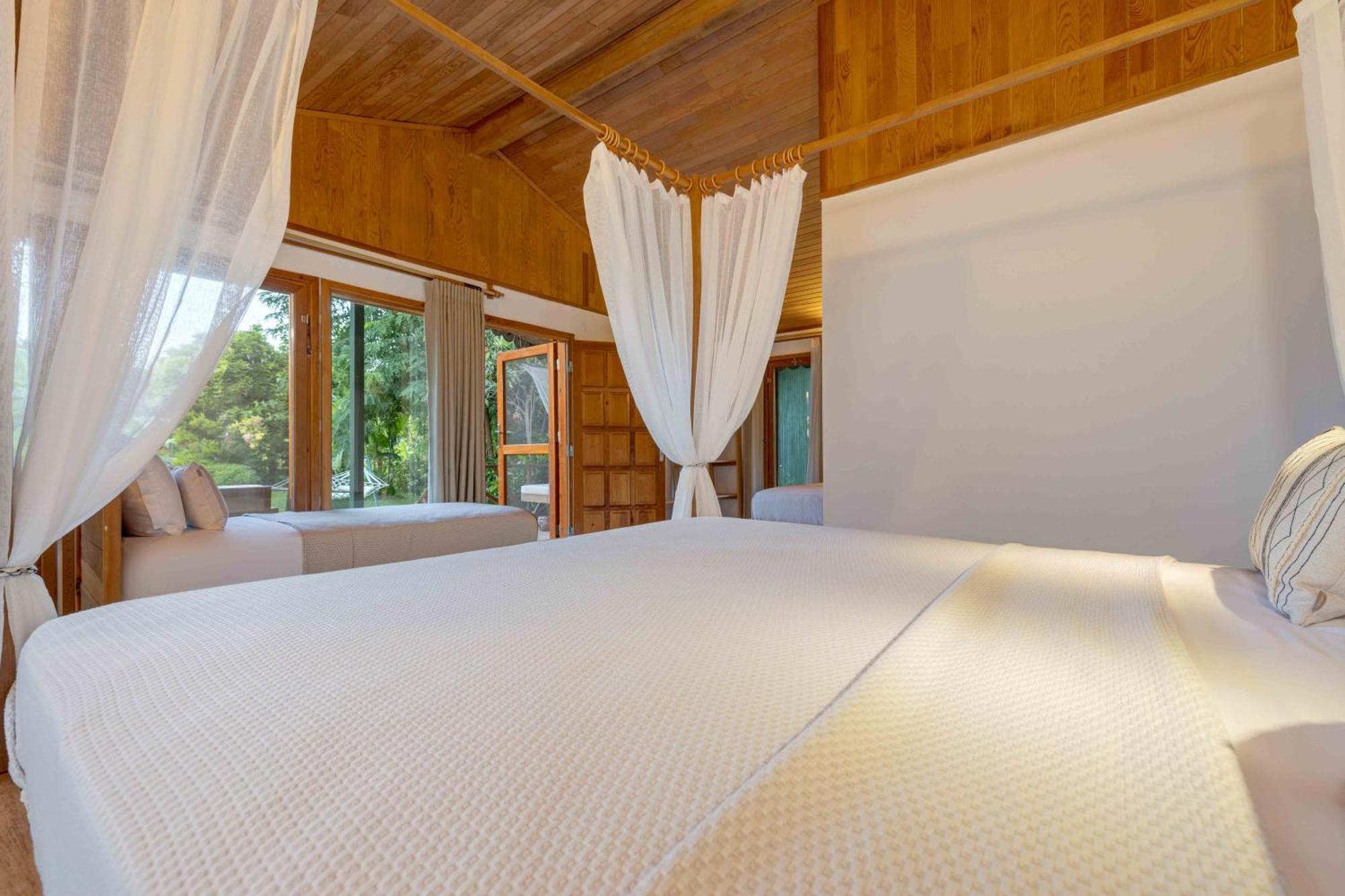 Etenna Beach Bungalows Bed & Breakfast 3*
