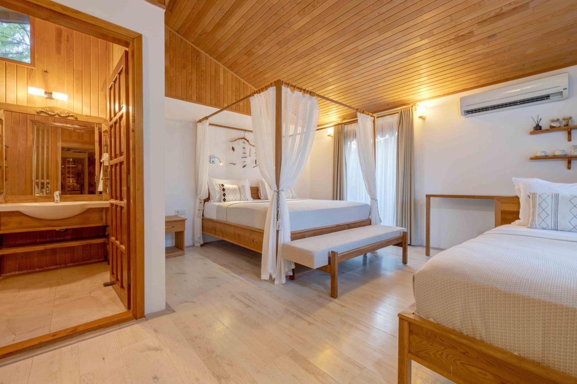 Etenna Beach Bungalows