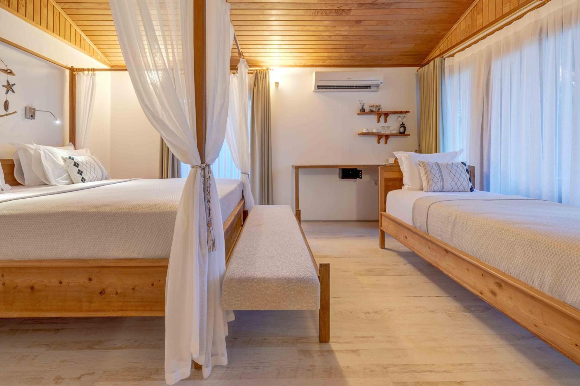 Bed & Breakfast Etenna Beach Bungalows 3*