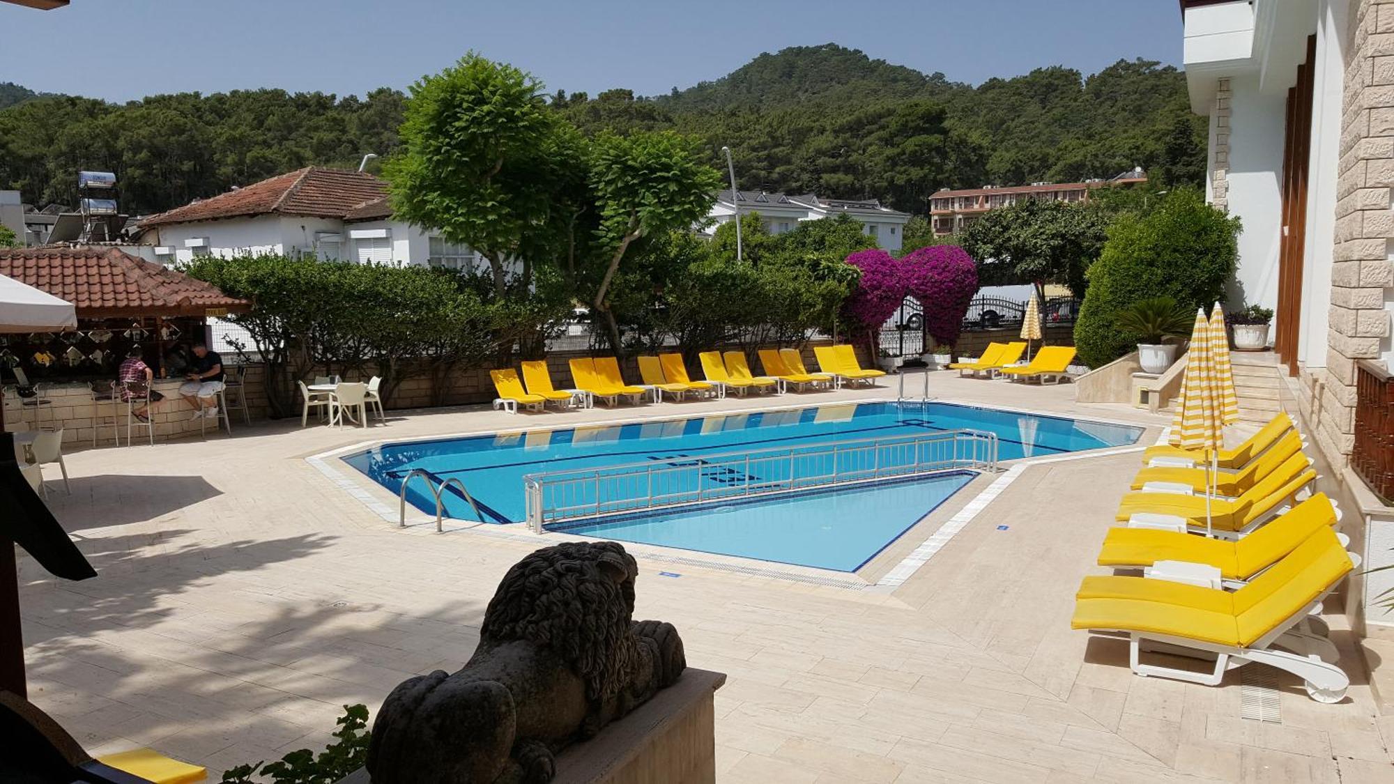 Felice Hotel 2*