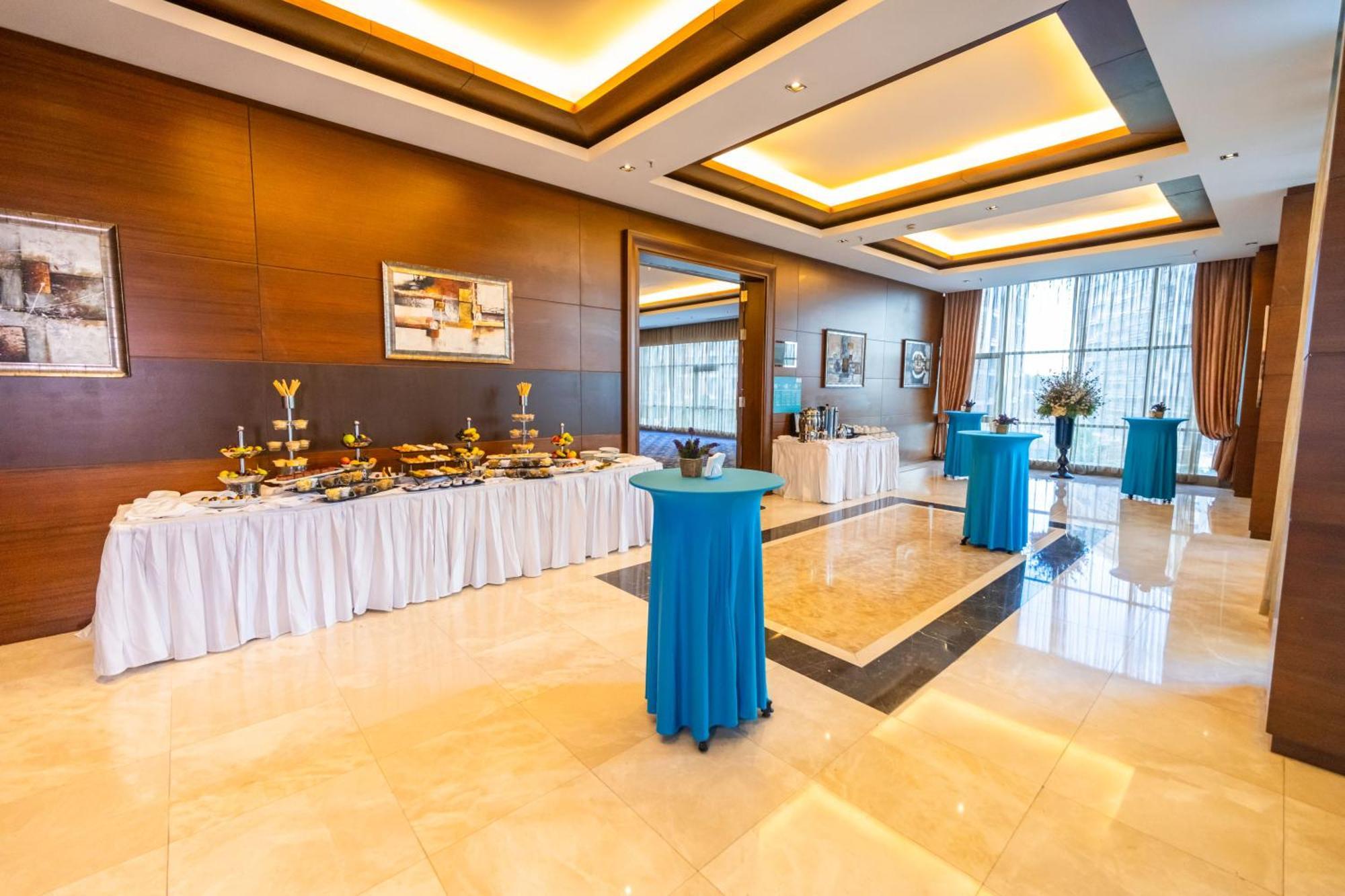 Hotel Miracle Airport &