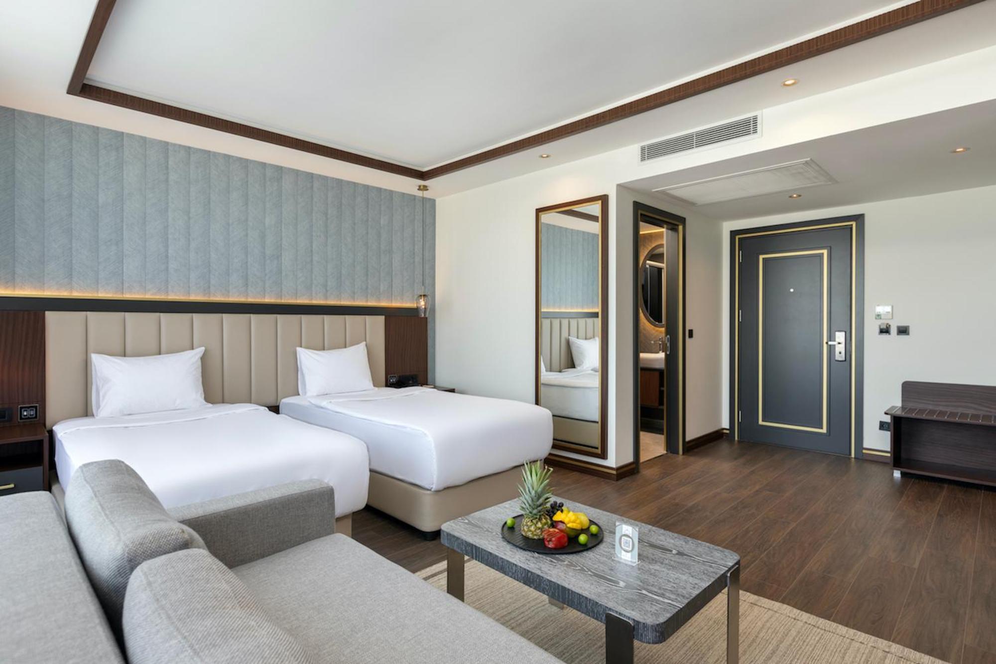 Miracle Airport & Hotel