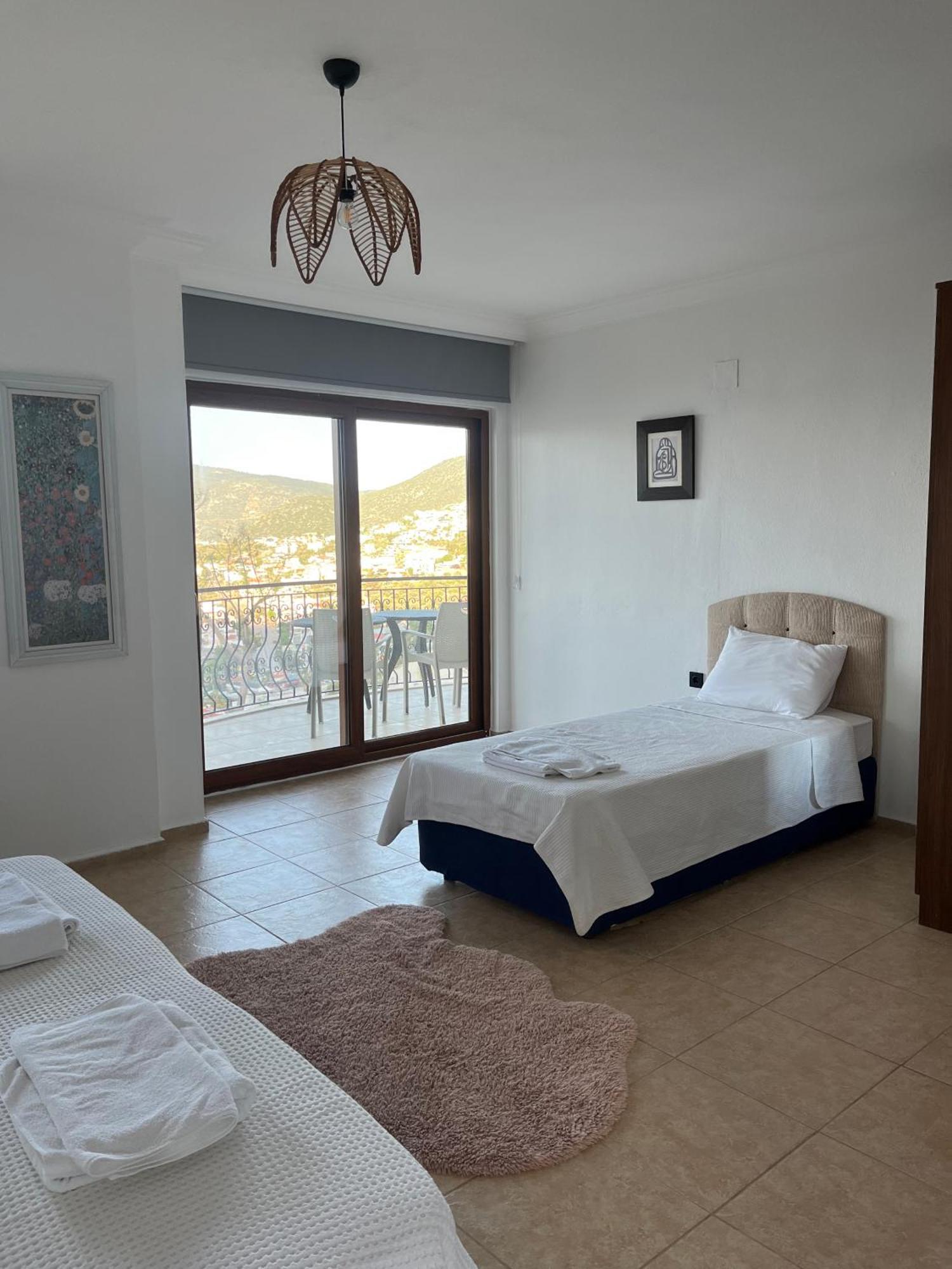 Deniz * Kalkan
