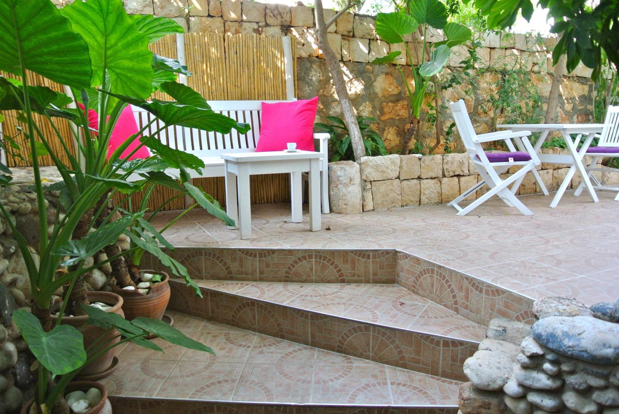 Hotel Hideaway 2*