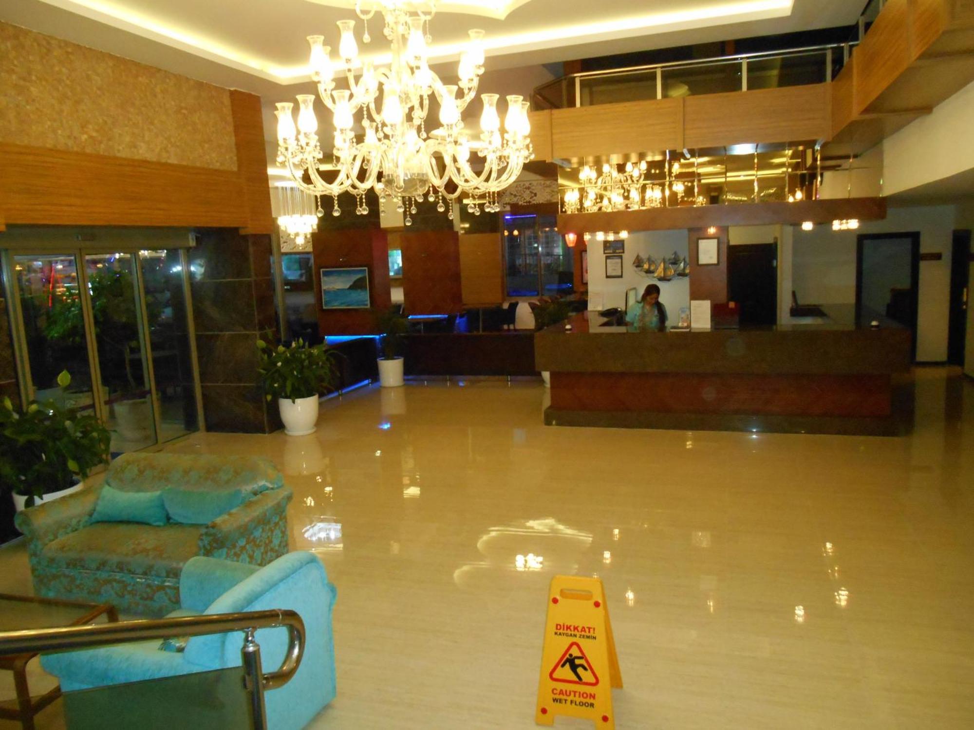 Parador Beach Hotel Hotel 3*