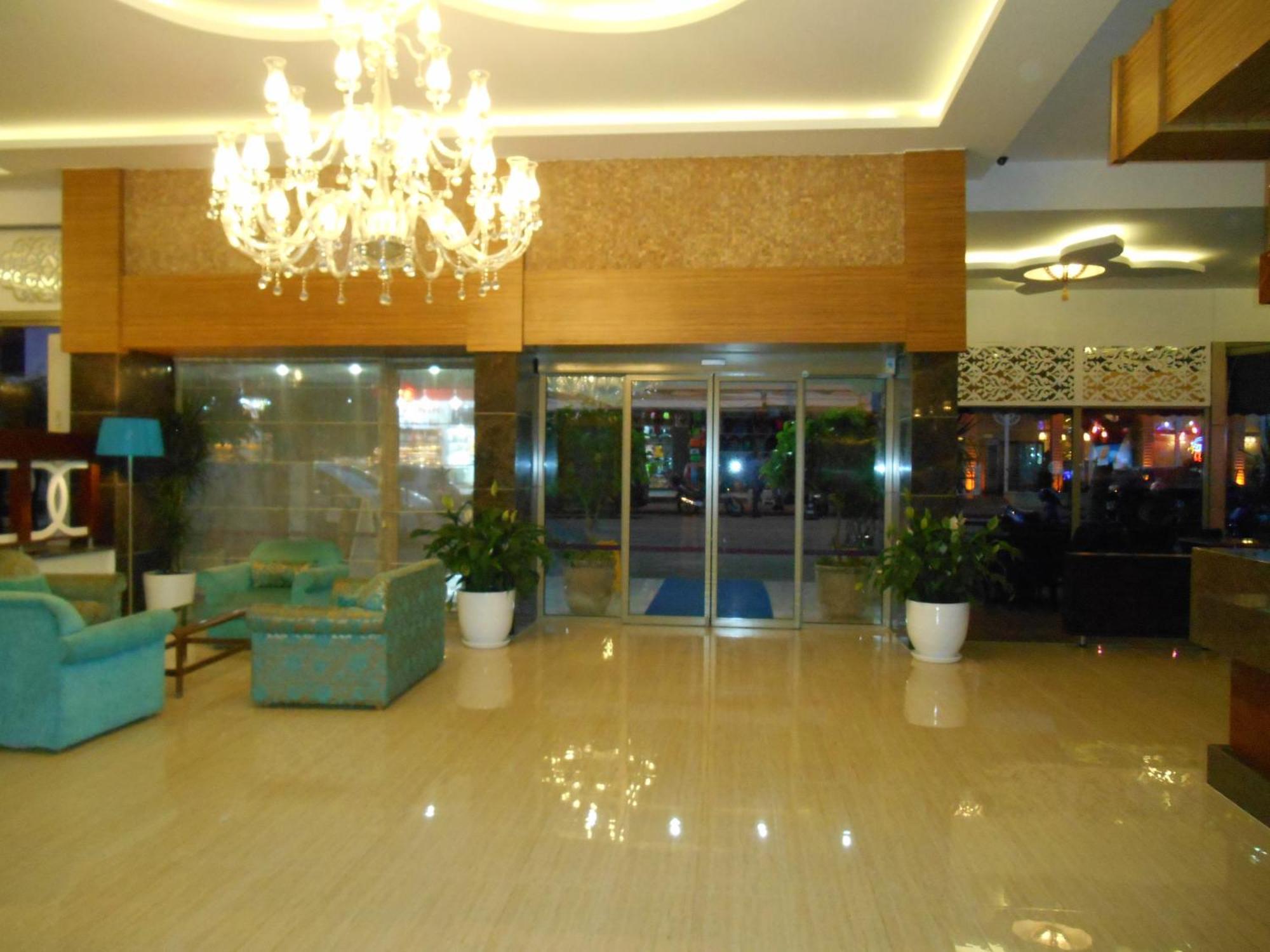 Parador Beach Hotel Hotel