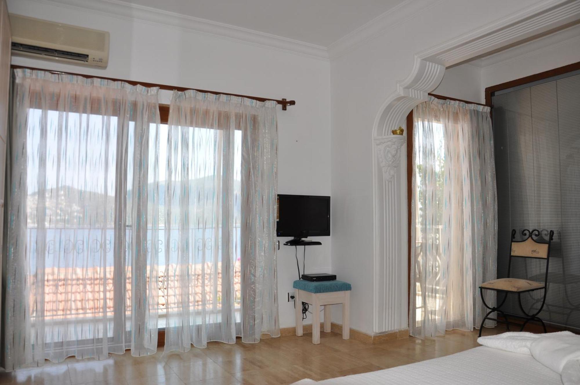 Caretta Hotel 3*