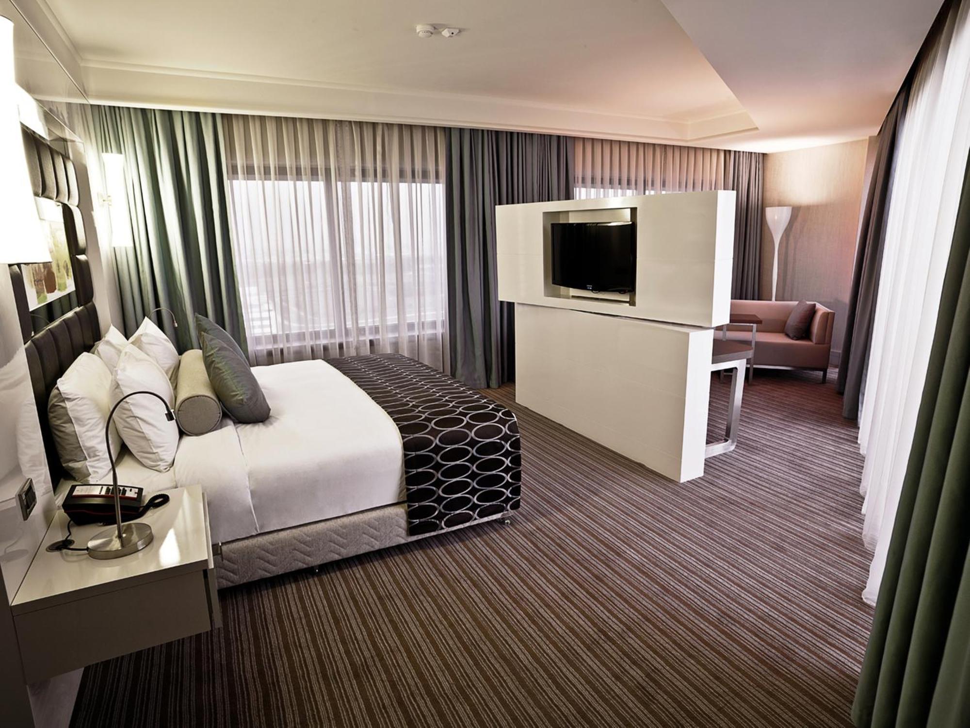 Ramada Plaza By Wyndham Tekstilkent Hotel