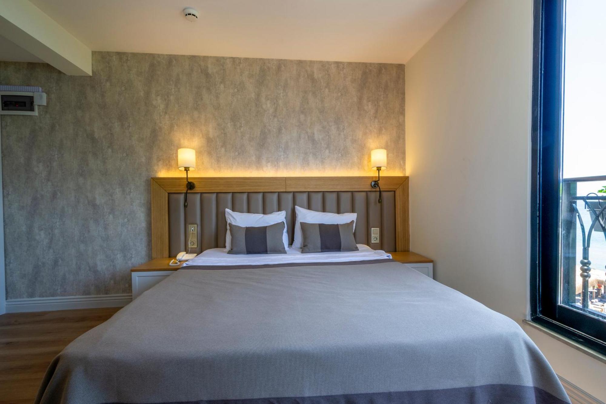 Demanor Adult Only Hotel *