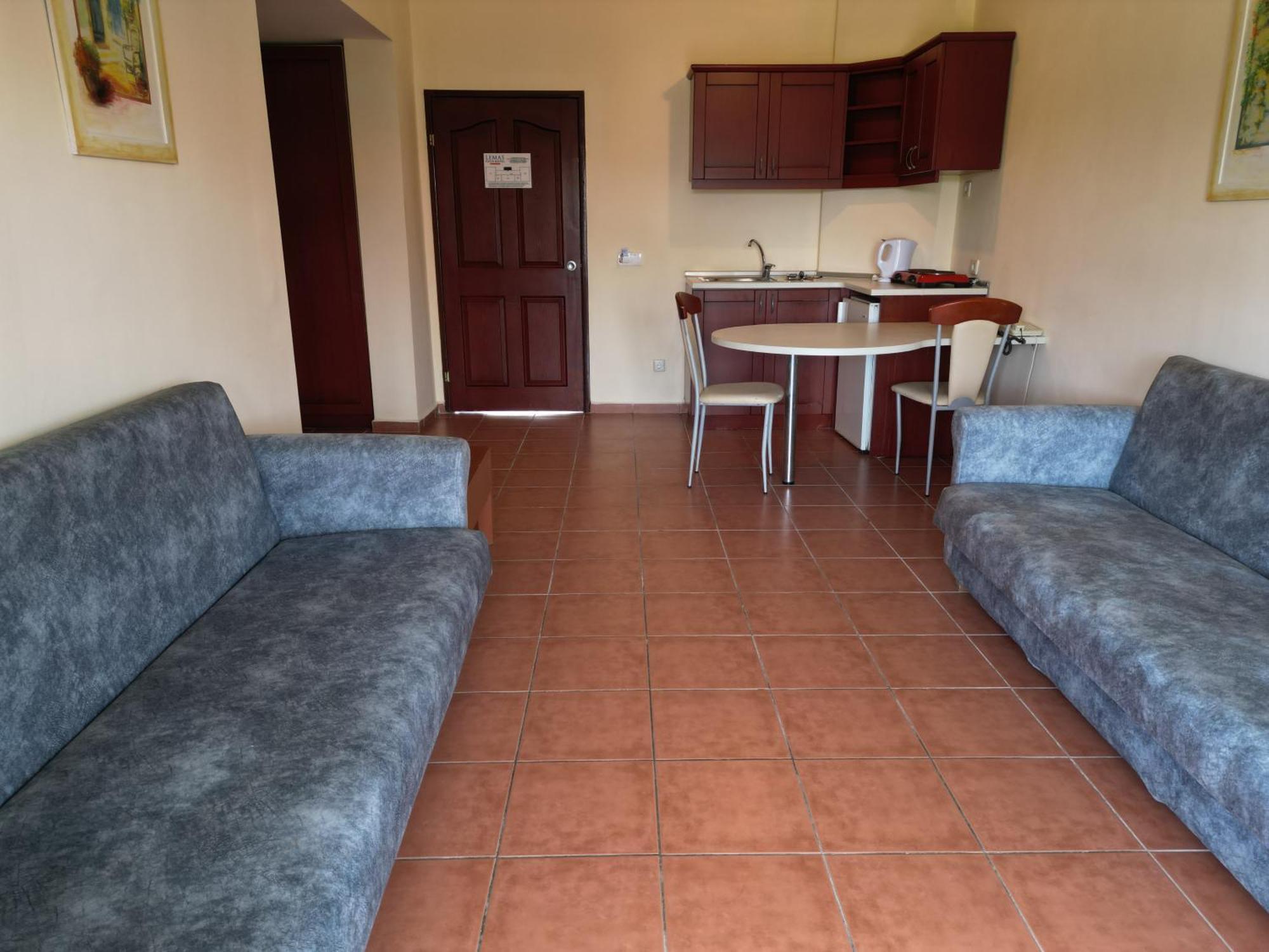 Aparthotel Lemas
