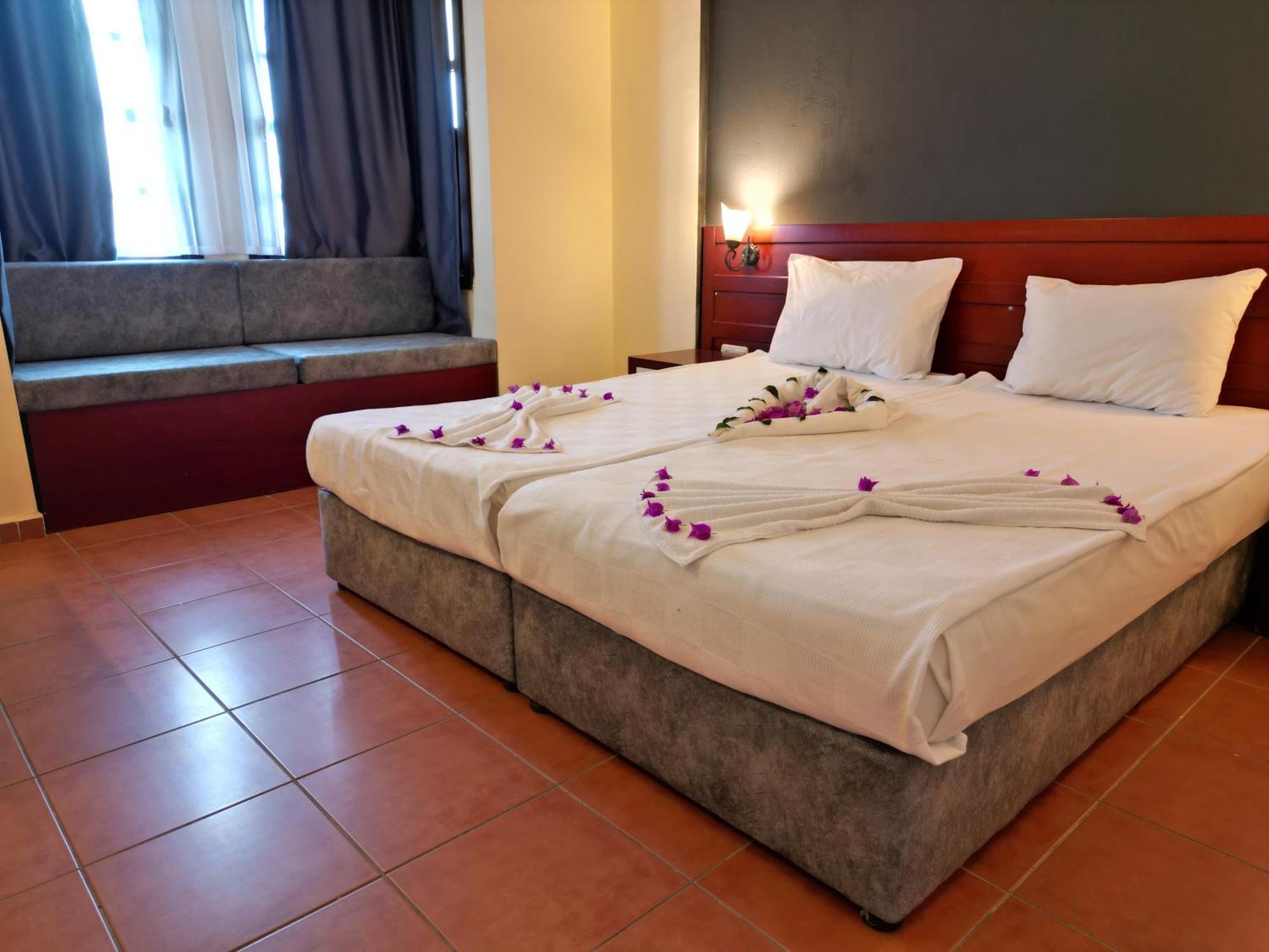 Lemas Aparthotel
