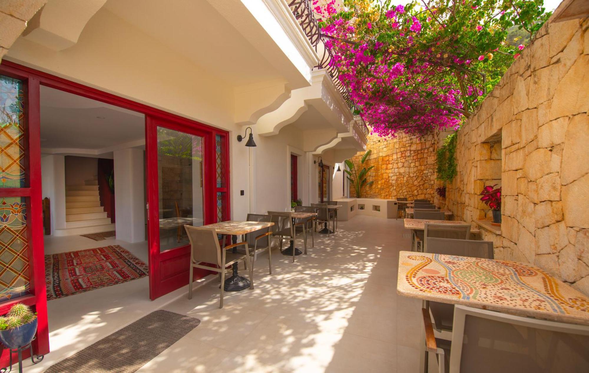 Begonvil Hotel *