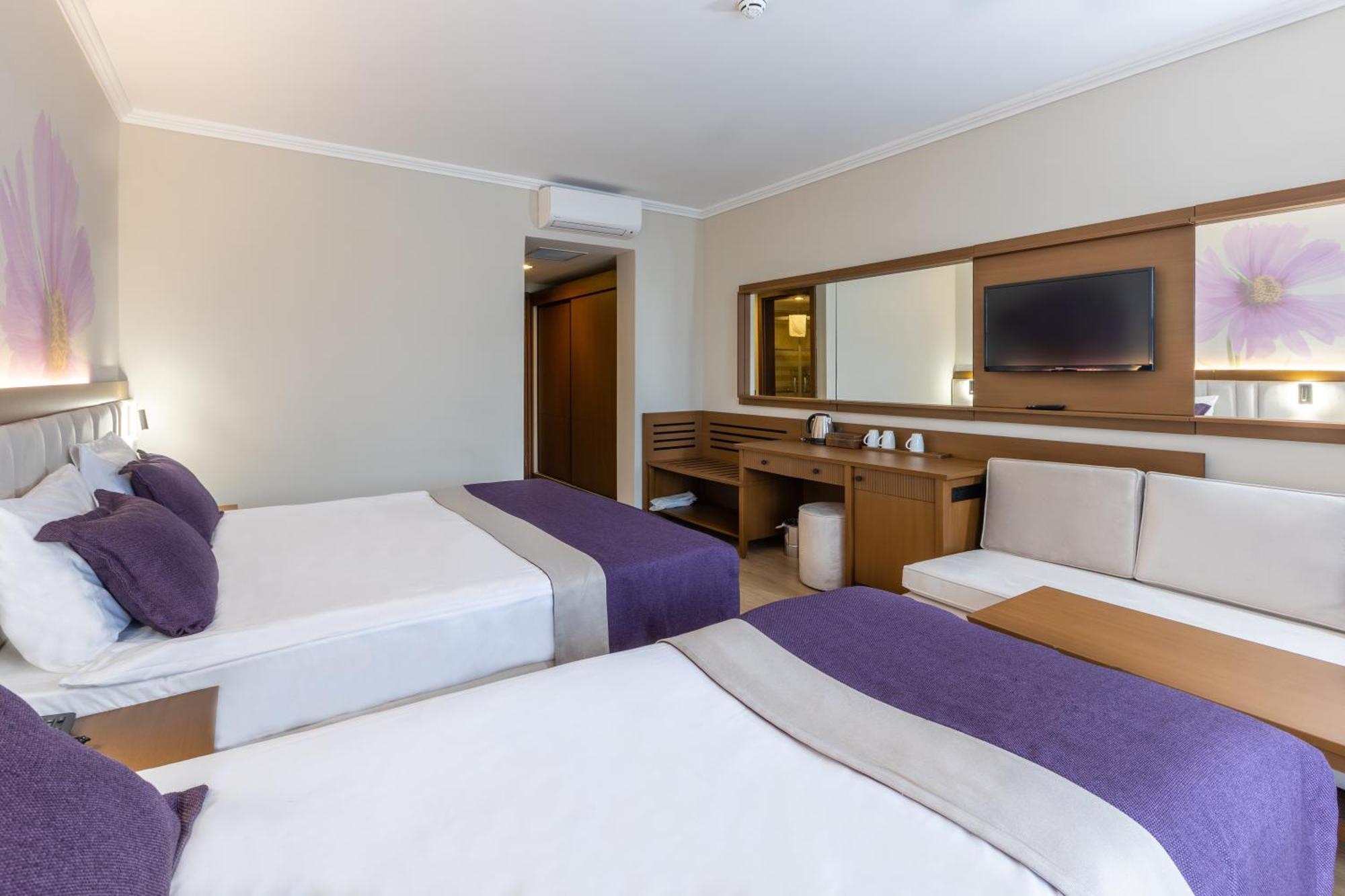 Club Felicia Village 5*