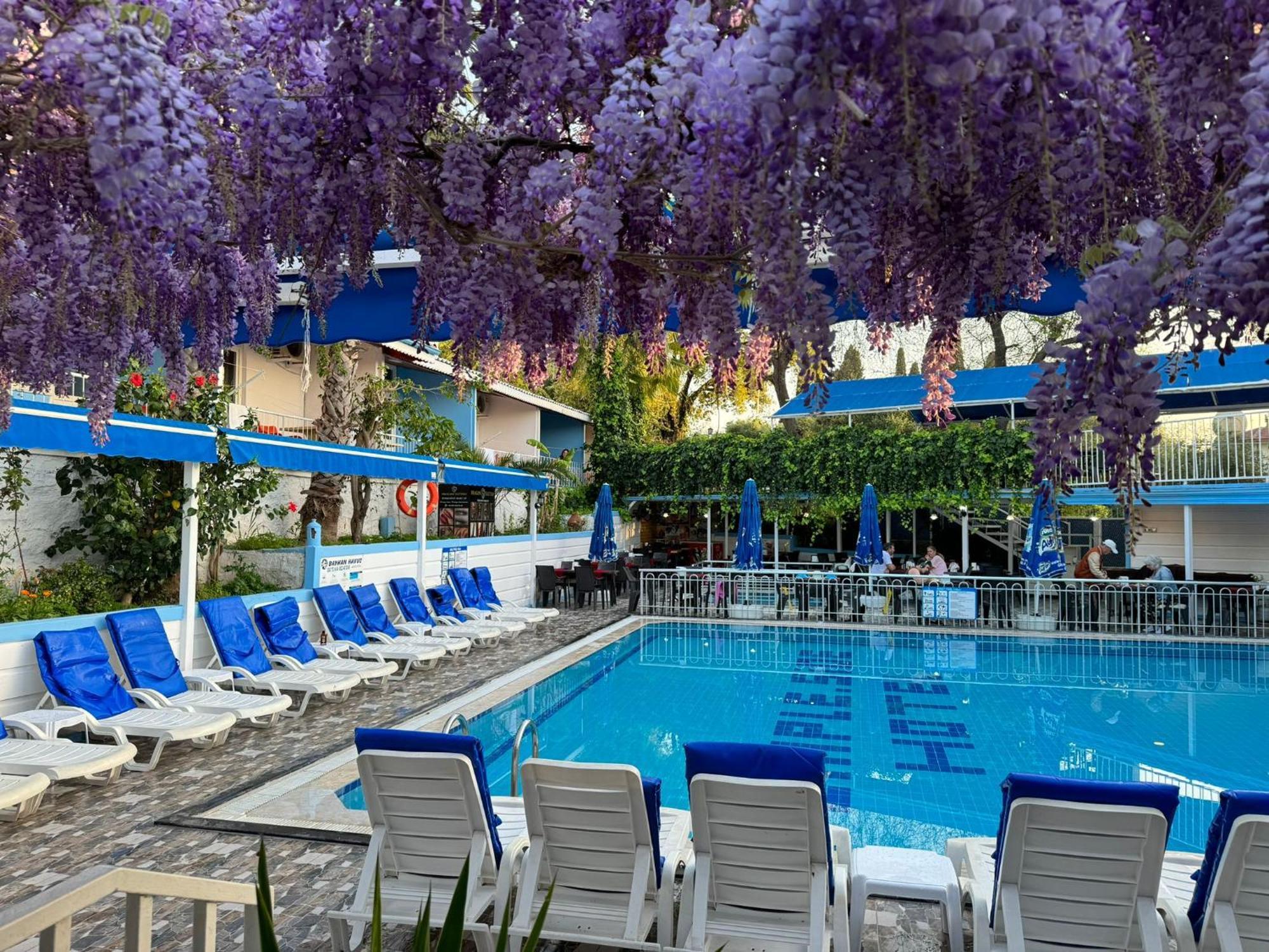 Temple Hotel 3*