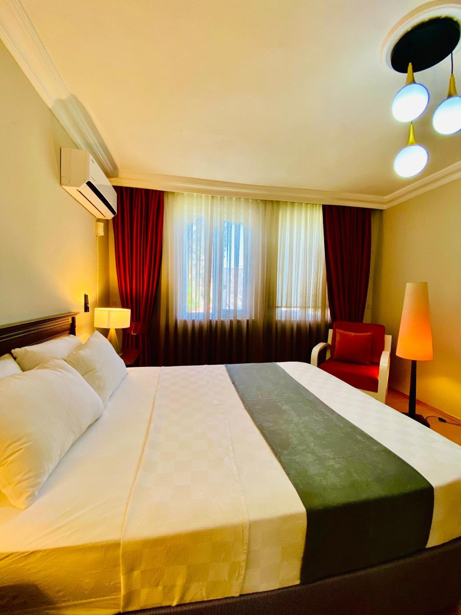 Garden Hotel *