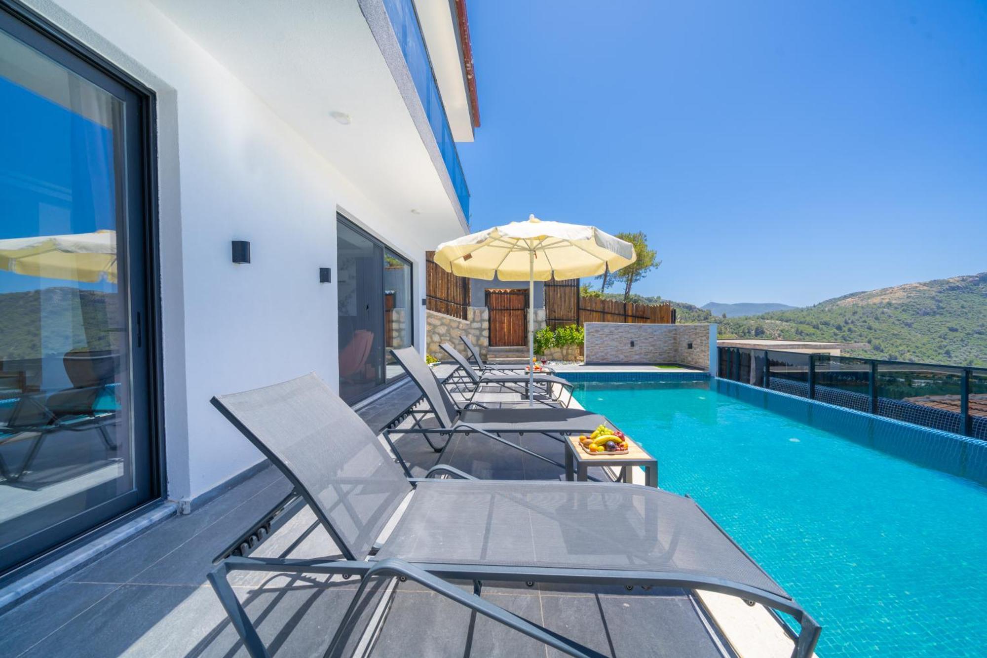 Villa Sakli Cenetler *
