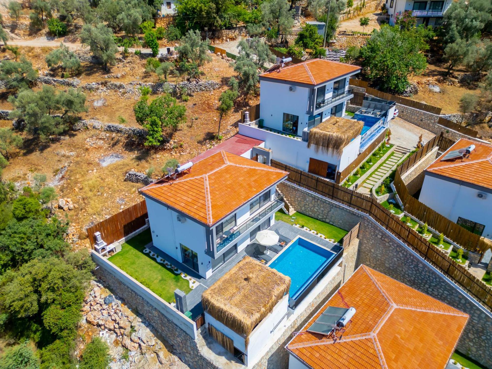 Sakli Cenetler *